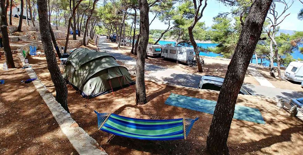 Kamp Holiday Jelsa Travel Croatia Live